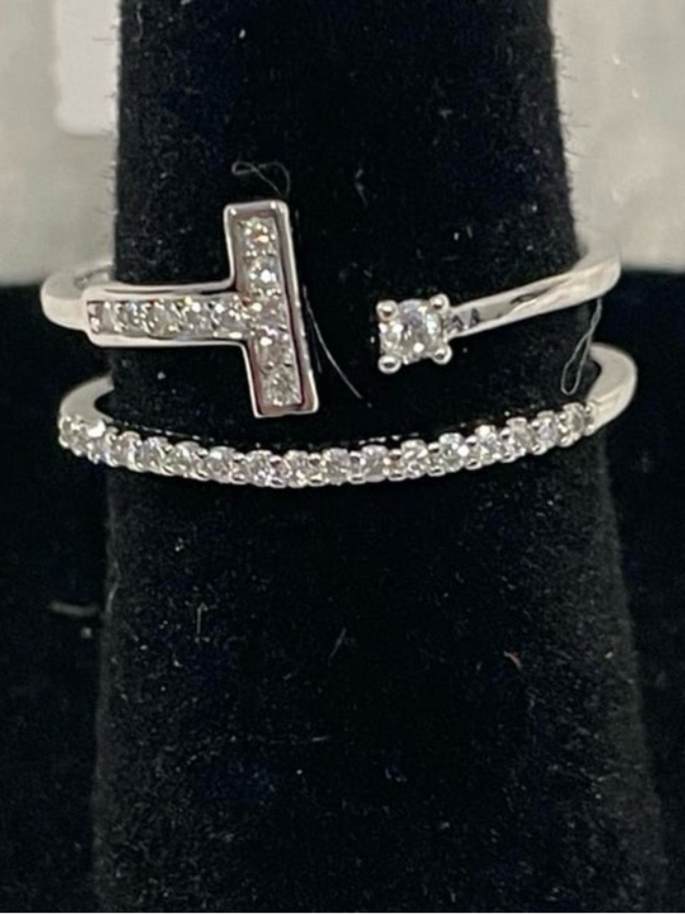 Women’s size 7 rhodium plating over 925 sterling 0.19ct Moissanite ring
